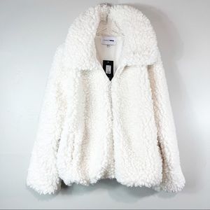 NWT White Sherpa Jacket Size XL